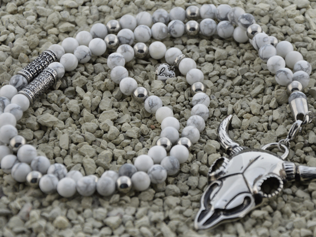 Howlithkette mit Edelstahl