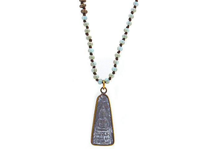 Kette mit Glassteinen