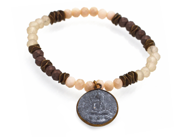 Armband mit Glassteinen und Buddha