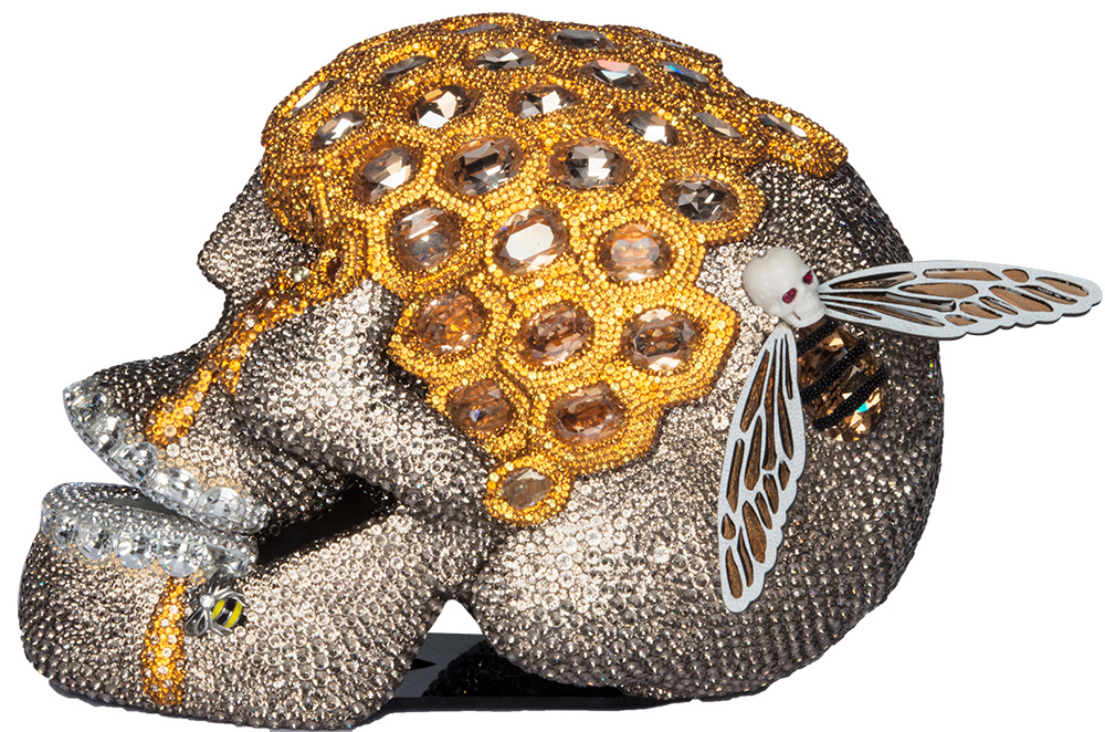 CRYSTAL SKULL SHOWPIECE (HONEY COMB)