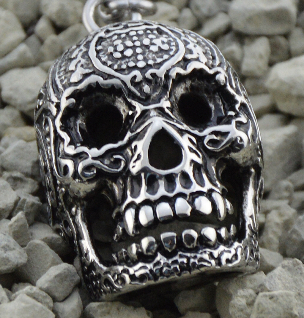 Howlithkette mit Edelstahl Skull
