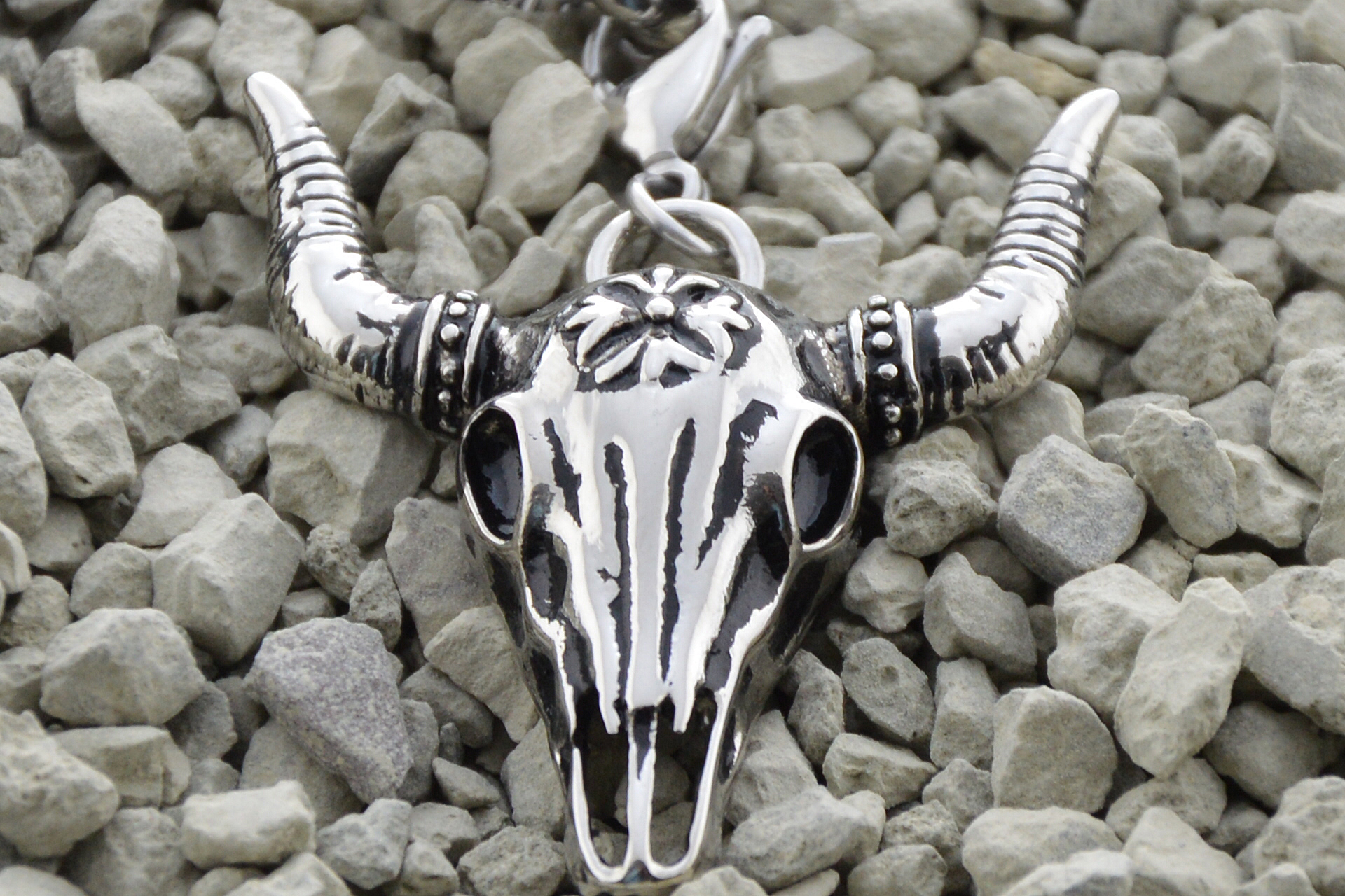 Onyxkette mit Edelstahl "Stier"